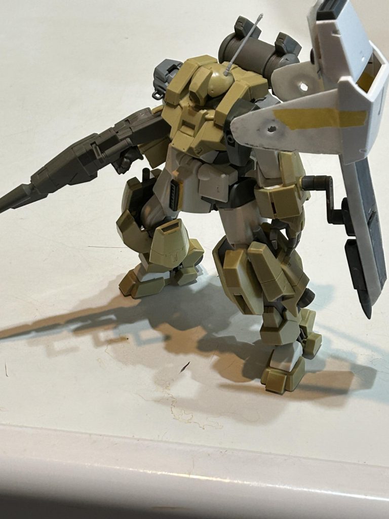 特徴的なパイルバンカーはボールデンアームズを骨組みにしてプラ板とジャンクパーツでそれっぽく作成しました。