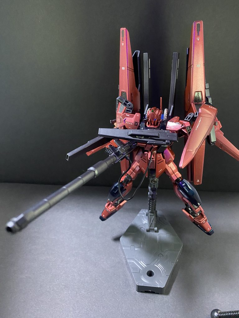 スーパーガンダムのロングライフル以上メガ・バズーカ・ランチャー以下くらいのイメージ。