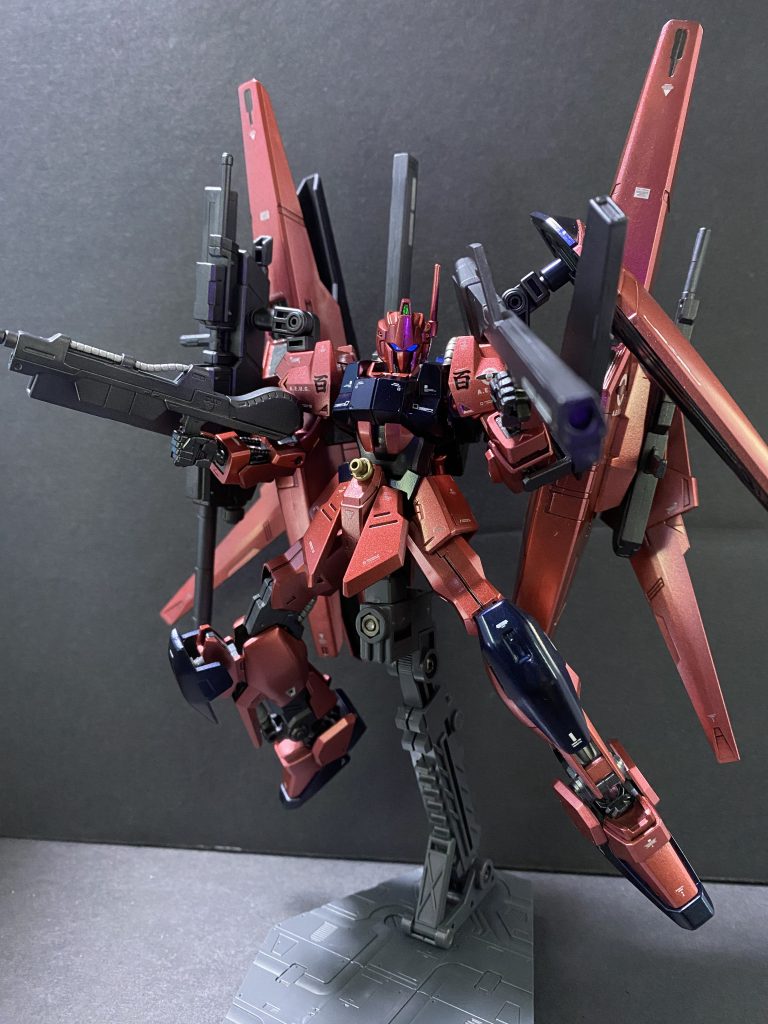 ビームライフル+クレイバズーカ状況に応じての武装選択が可能