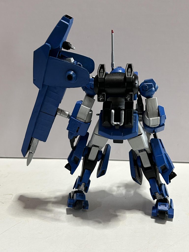 バックパックはチュチュ専用デミトレーナー、腰部ブースターは鉄血武器セットのバックパックを使用しました。