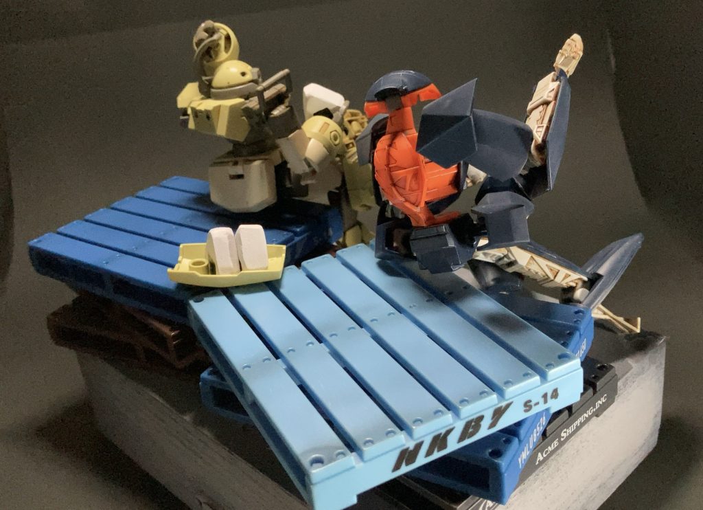 後ろから。チュチュトレーナーのシールドにおにぎりが2つ。彼女が作ってきたのでしょうか。