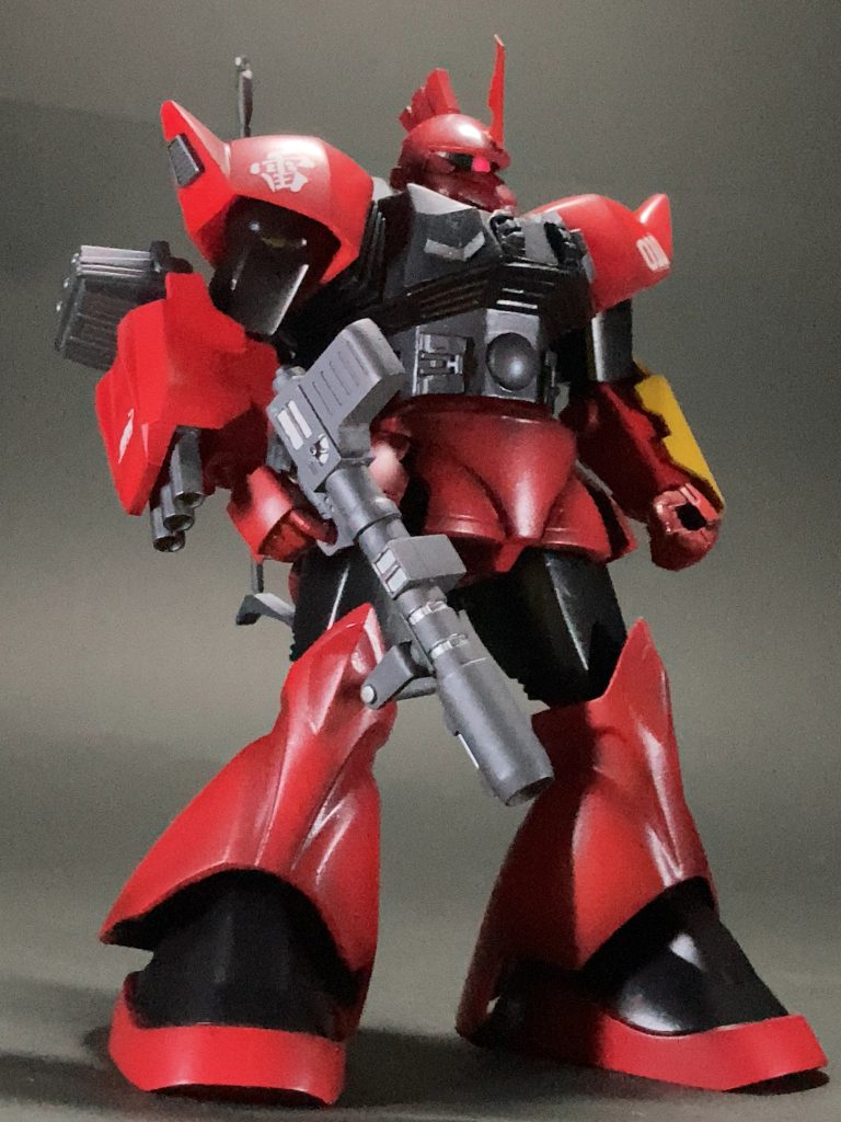 このキットはゲルググキャノン用パーツもキットに付属しており、ゲルググキャノンにする事もできます。今回、ゲルググキャノン用の小型のシールドをチョイスしてみました🛡