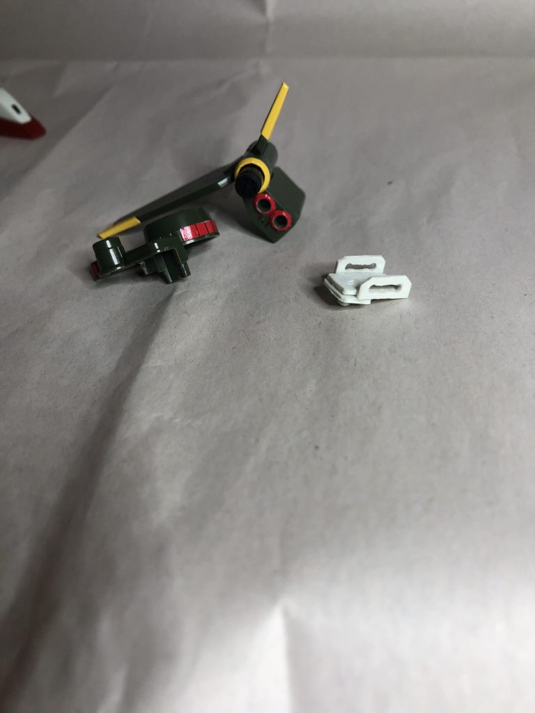 ランチャー様の肩部ハードポイントはランナータグでフルスクラッチ制作しました。この部分作るの時間かかりました。(笑)