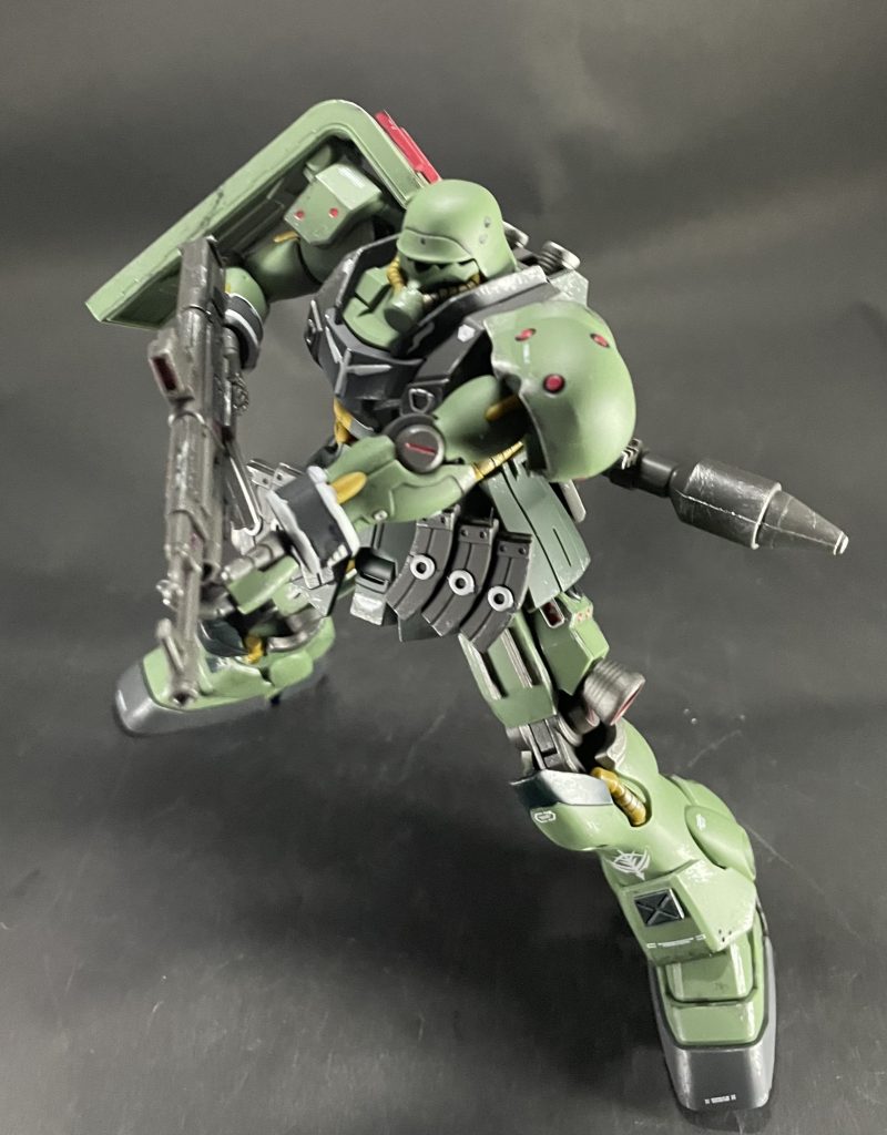 立体感を出すために、仕上げで、エッジ部分を中心にドライブラシをかけました！