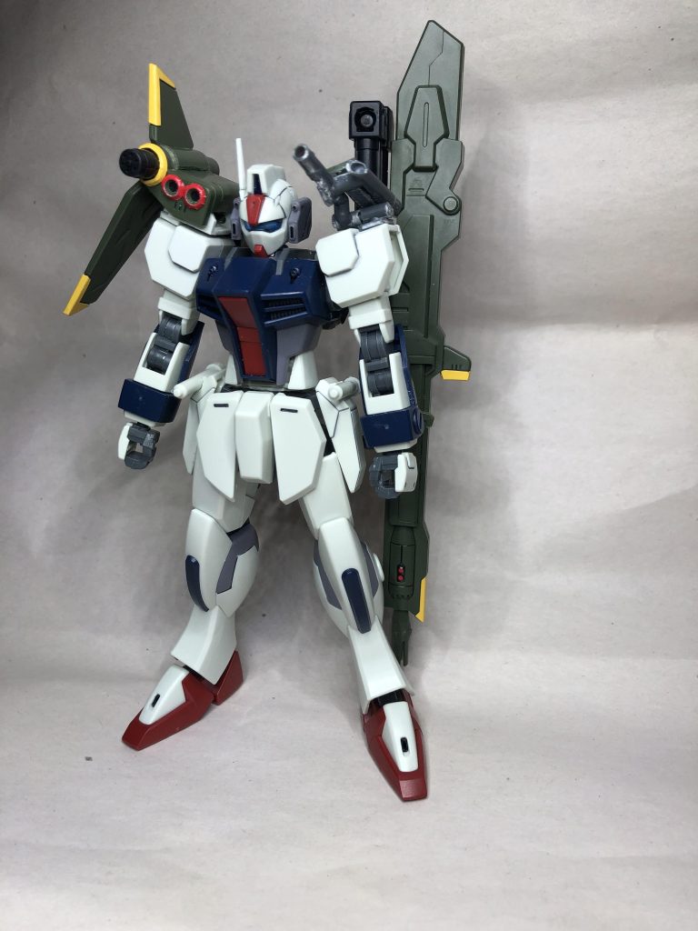 ランチャー装備自体はHGパーフェクトストライクガンダムのキットから使っています。