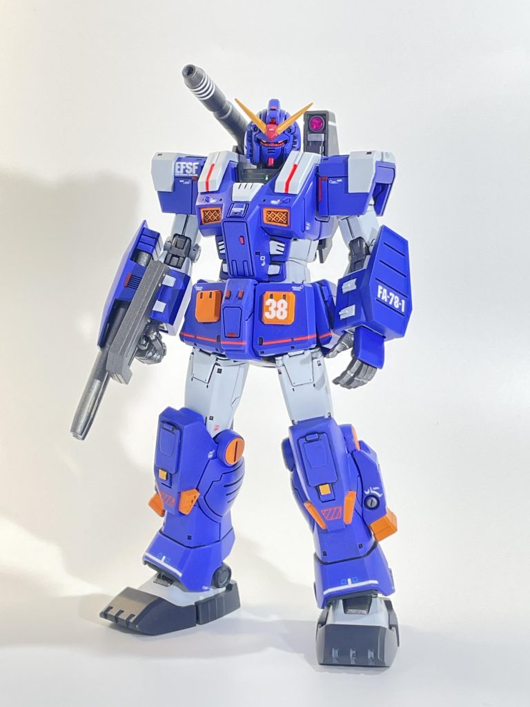 【正面】機体のプロポーション変更はしておりません。ところどころにオプションパーツを入れたり、プラ板、プラ棒を貼り付けております‼️