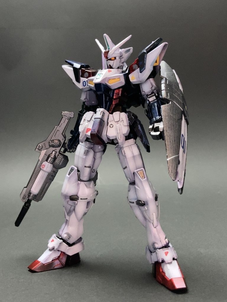 キットのホイルシールはツインアイ以外全て使用。付属デカールもたっぷり使用。ゲート跡はリアルタッチマーカーグレー3を使って目立たなくしたり、デカールで隠したりして処理。