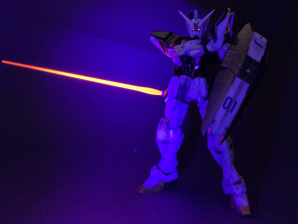 蛍光塗装はソードとツインアイに🔦