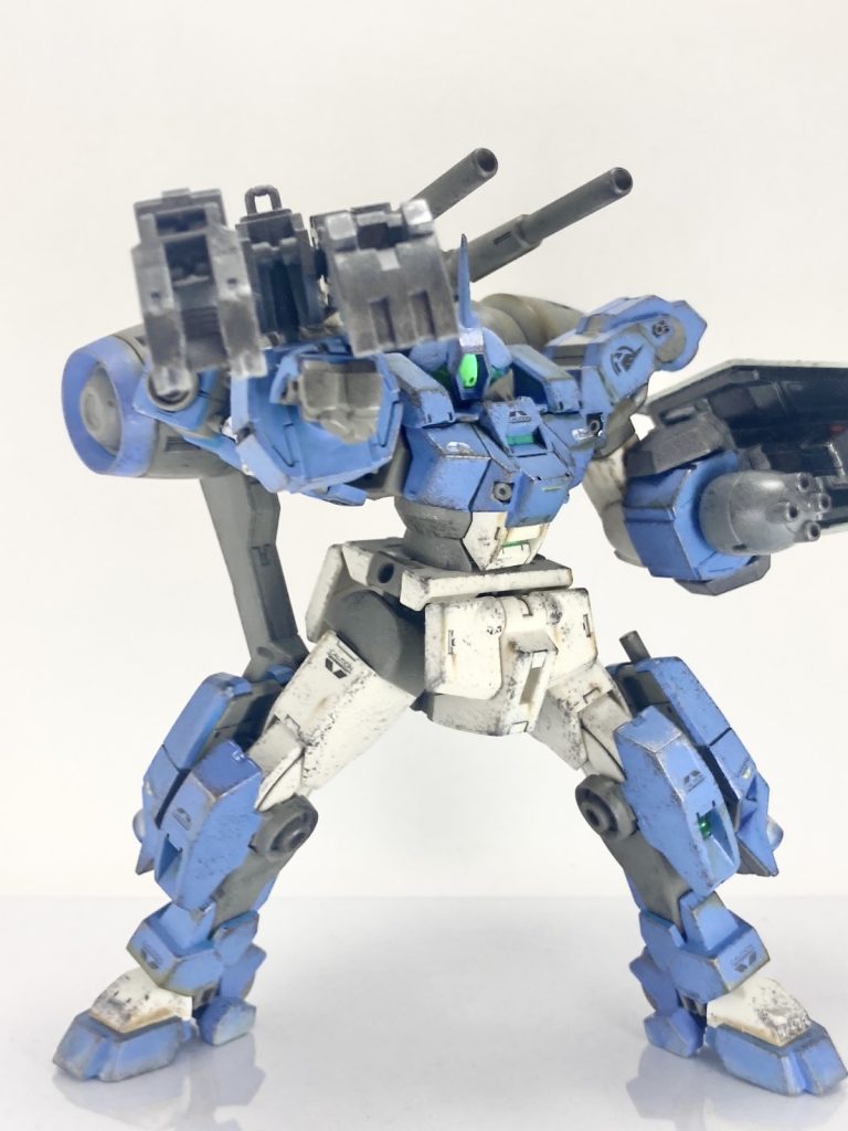 最終ウェポンとして腰のサブアー厶を腕に装着してのグーパンがあります（笑）