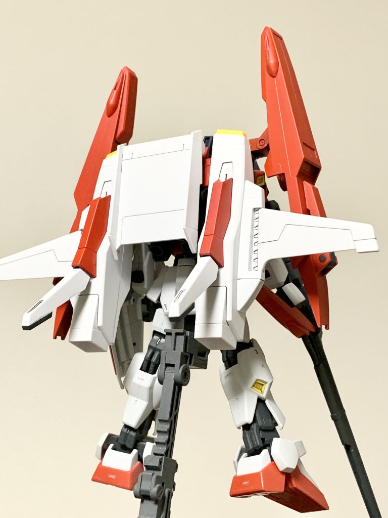 バックショットです。塗装→墨入れ→艶消しクリアを吹いてます。