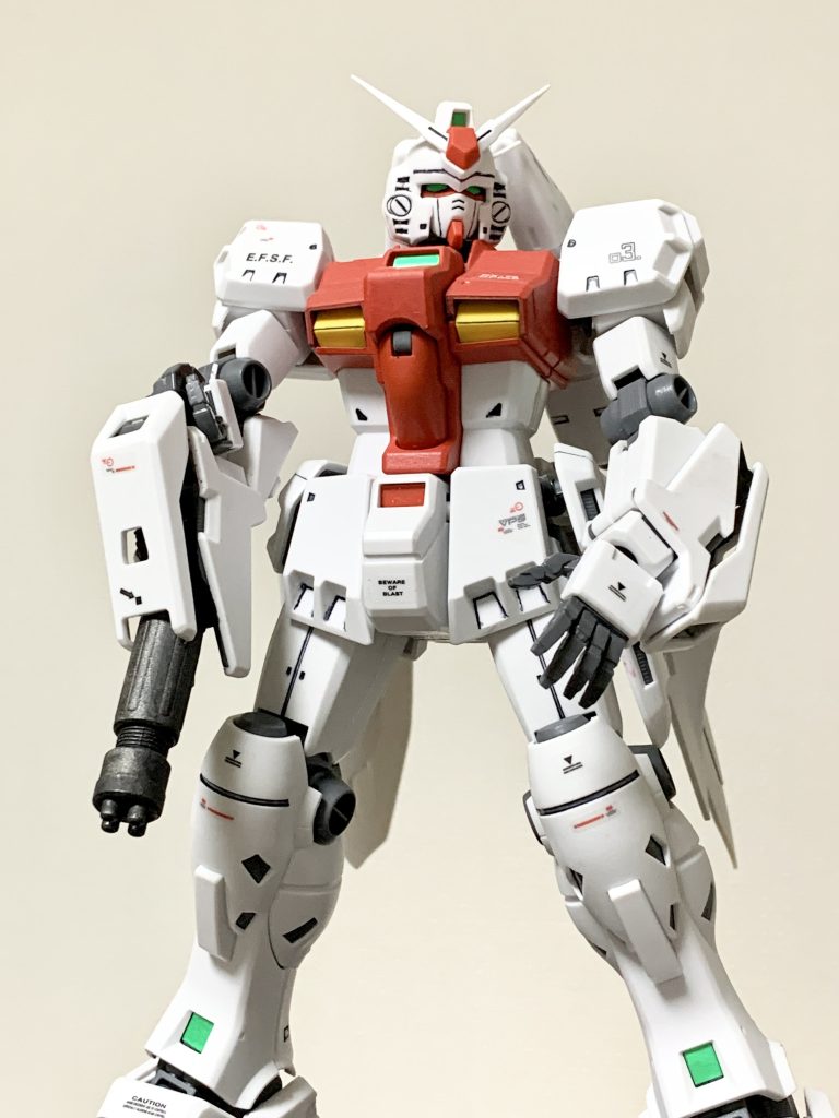 赤いカラー+ガトリングガンという事で、ガンダム5号機のイメージ。