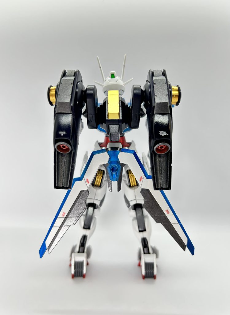 バックショット。フライトユニットの合わせ目を消しました(結構大変でした^^;)!モールドはパテで埋めてデカール貼りました。