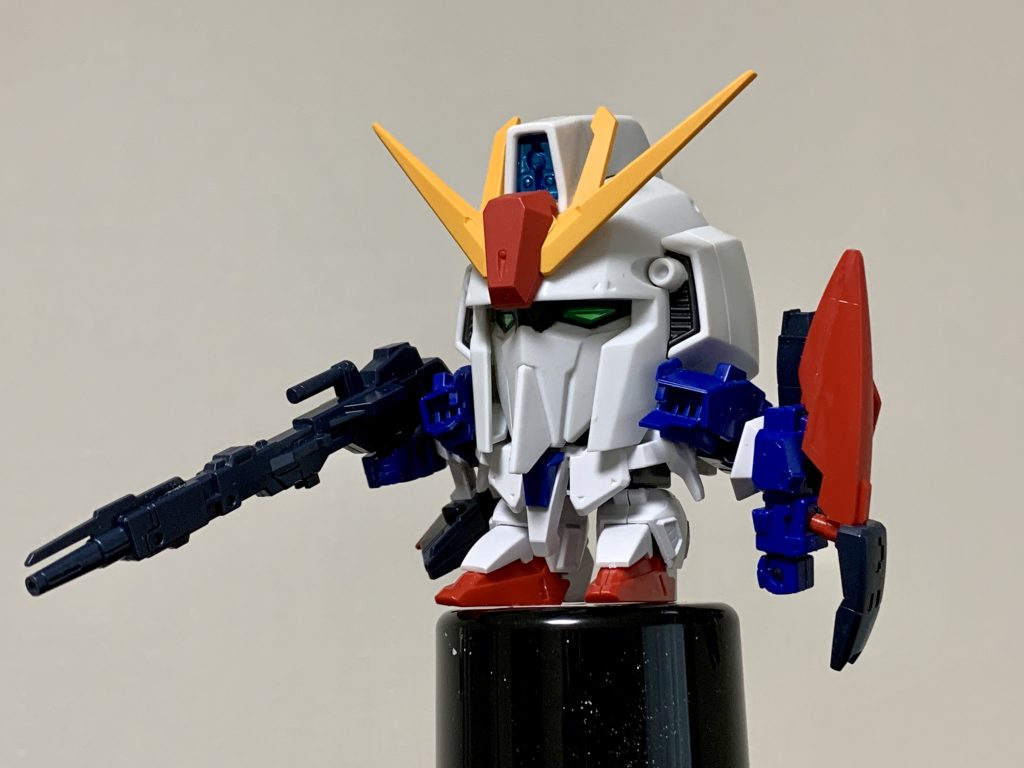 ライフルを打った反動でそのままひっくり返りそうです。