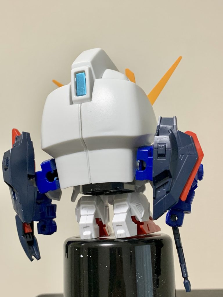 重心高めな後ろ姿。