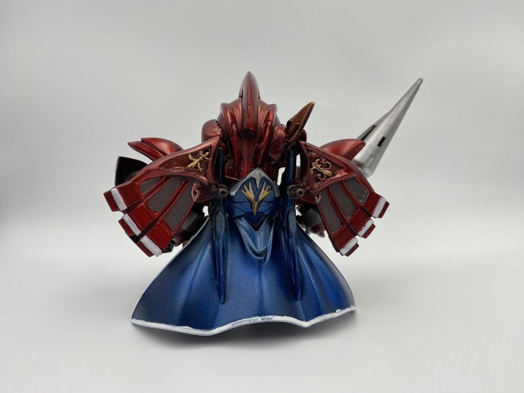 バックショット。全身赤なのでマントを青にしてバランスとっています。