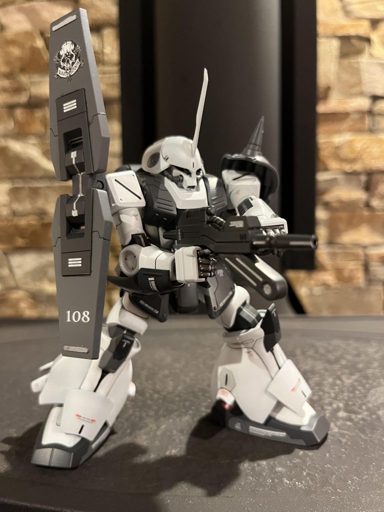 ライフルを構えてポージングしてみました♪(๑ᴖ◡ᴖ๑)♪