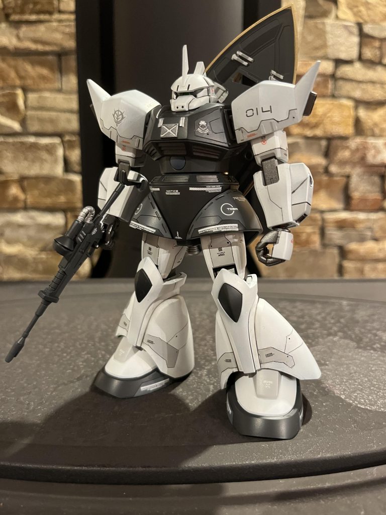 今回のゲルググは前回作成したマラサイと同じカラーにして塗装しました♪そして設定としては前回作成したマラサイと同じ軍にのモビルスーツという設定です✨