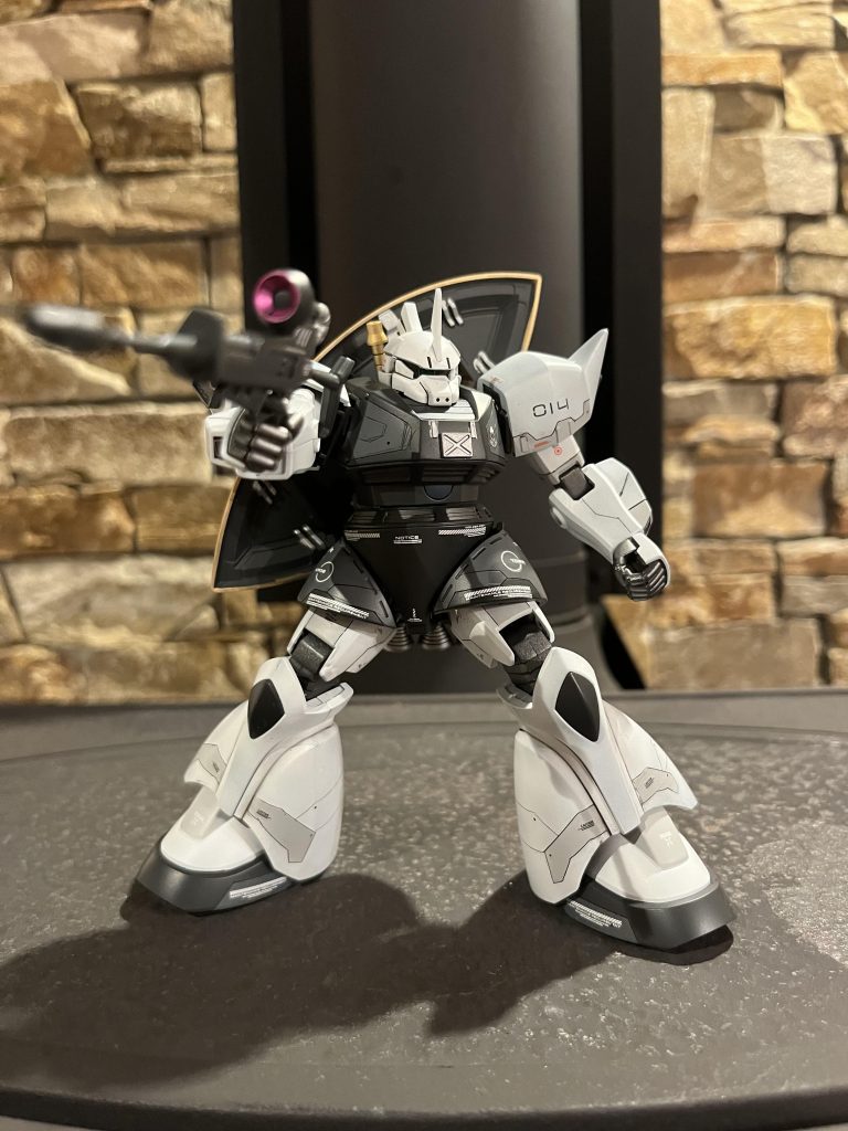 お次ははビームライフルを構えてポージングしてみました✨