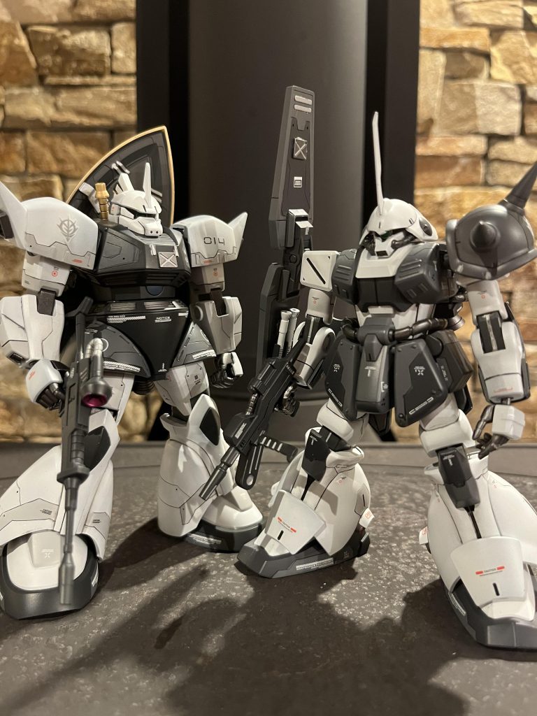 最後に前回作成したマラサイとツーショトしました‼️やはり同じカラーの機体は並べるとかっこいいですね✨