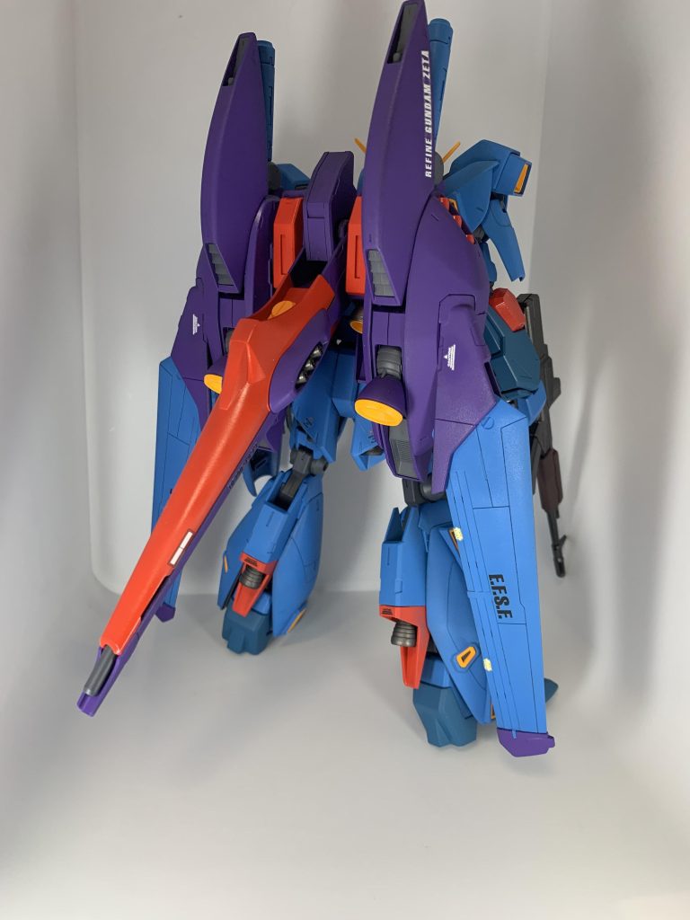 バックパックの紫色も好みではなかったのですがそのまま塗装。結果いい感じだと思います