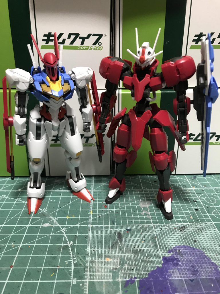 2体を仮組みしたして、パーツを交換したときの様子です。