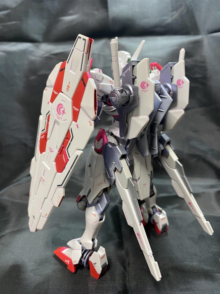 左後方から!シールド装備していてもビットオンフォームで高機動!