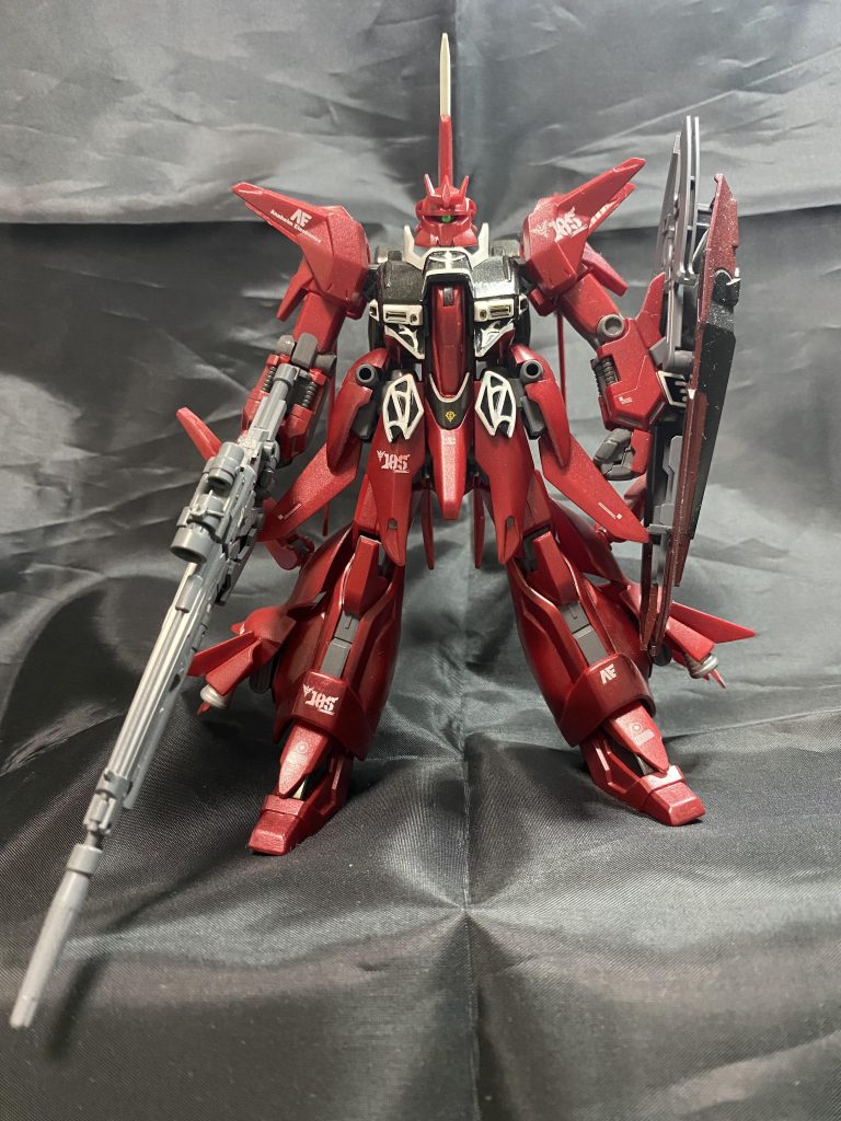 正面から！HGバウのリデコキット関節等は古さが否めません。