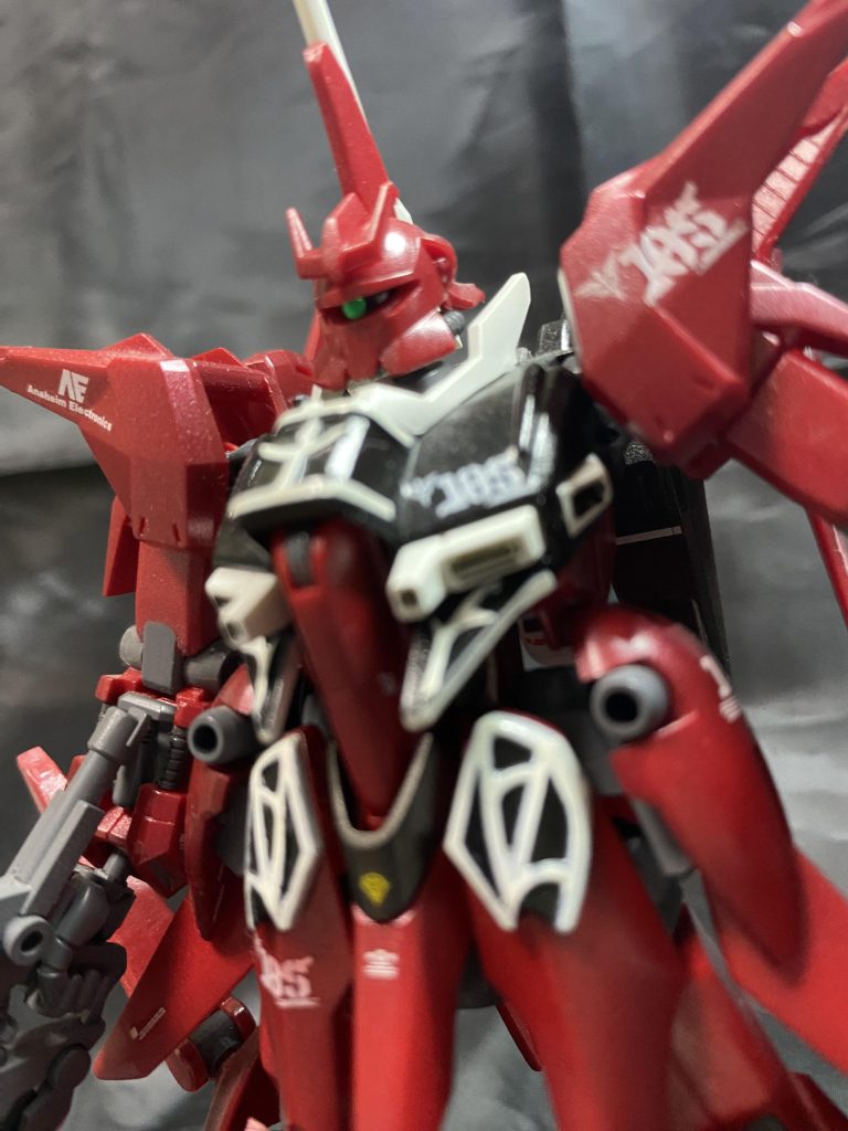 バストアップ！胸のエングレービングと乳首下のエングレービングはプラ板で製作。