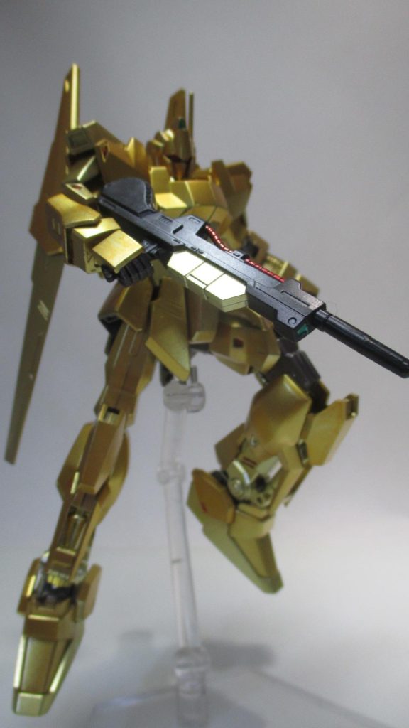 ビームライフルも各部を塗り分けてみました