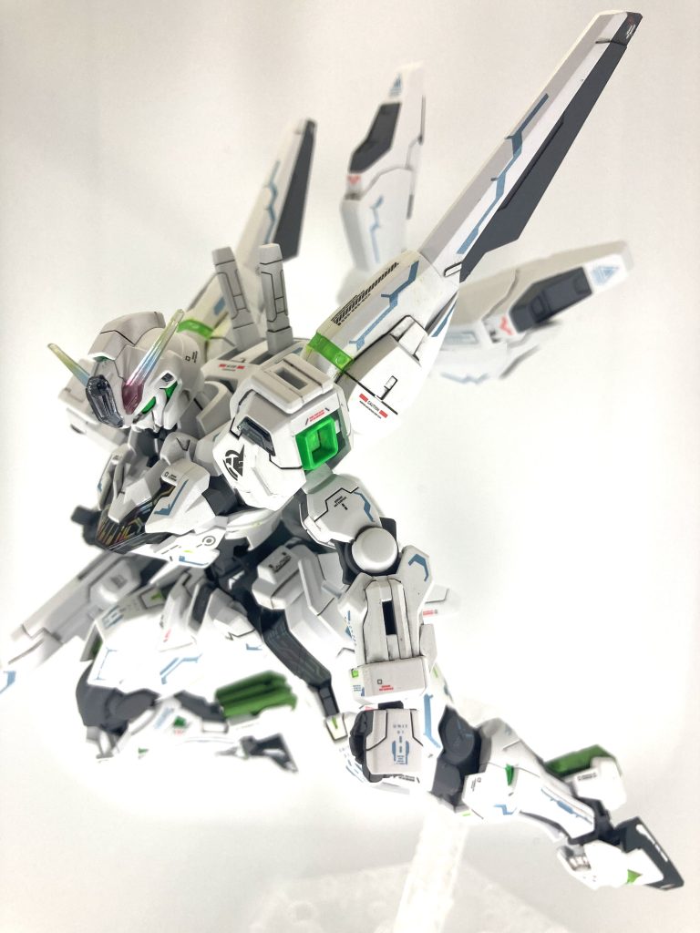 少しポージング頑張ってみました。