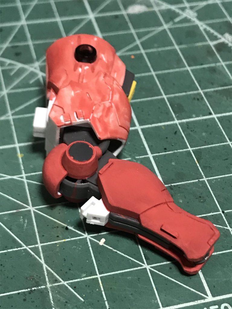 ちまちま、水性アクリルを筆塗りしてます。