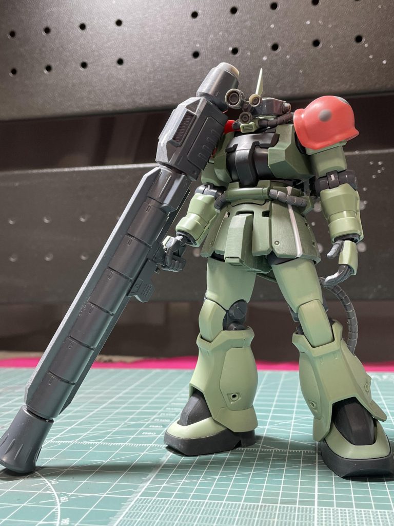 F2ザクは整面処理に加え、肩はリバイブザクです。ザク単品展示の際は、核バズーカを持たせてます。