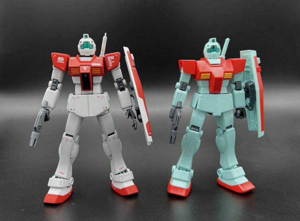 素組との比較です。無改修でもあじがあり、とても良いキットです。今風にスタイル改修しましたが、こうして並べてみるとオリジナルもとても好きなスタイルです。 