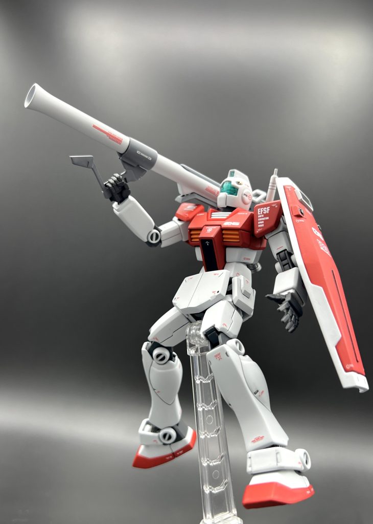 可動域や接地性は劇的に改善されました。たポーズをつけるとジムっぽい弱々しいポージングも可能に。