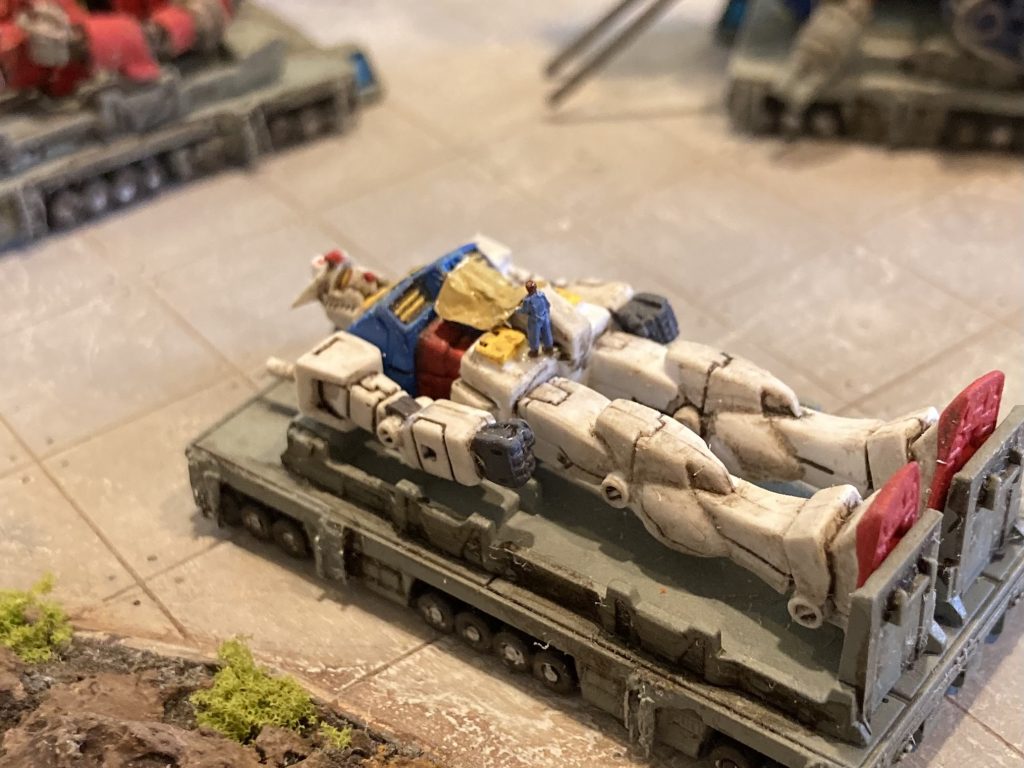 小さくて見にくいですが、アムロ君のフィギュアを追加しました。