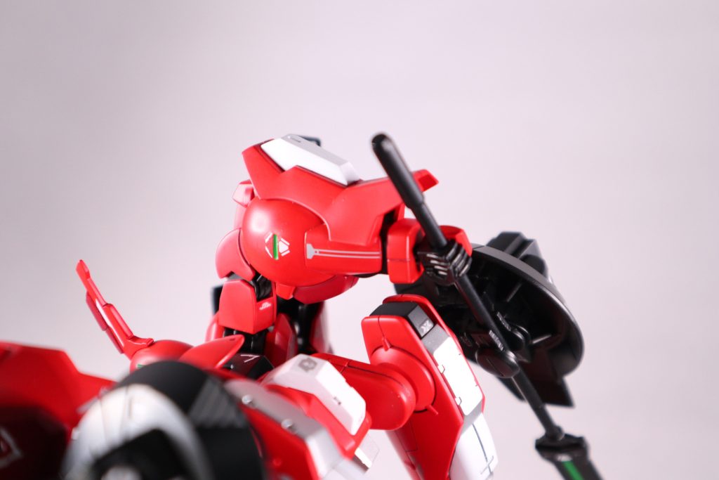 可動なかなかいいので背中の武器に手が届きます。