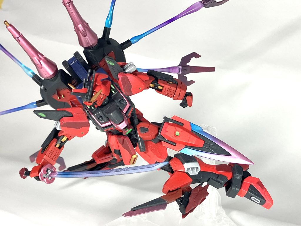 続いては太刀です。といっても今回はシン・カイザーの時のようにフルスクラッチではありませんが、鍔や刀身などはシン・カイザーの「夢幻」に寄せています。太刀もまた漢の武器ですね！