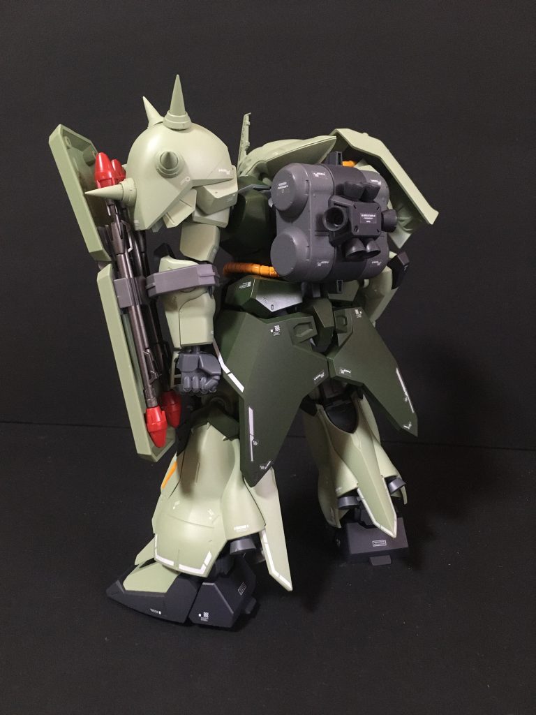 後方ショットバックパックはギラドーガ用を使用しています。