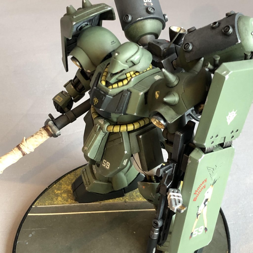 バックパックのアンテナは前回から場所を移動し、ショートアンテナに変更しています。