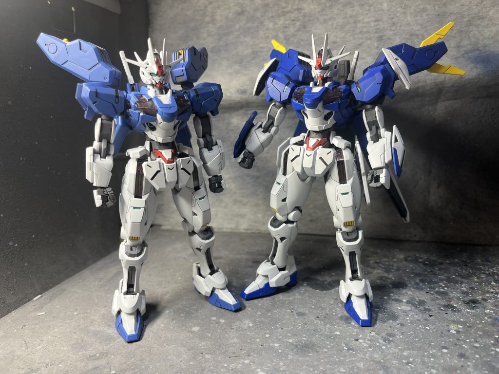 ２機並べてみました。公式の方が淡かったですね。ちなみに贈答用で色剥げが怖いので、ビットステイヴたちは本体には取り付けません