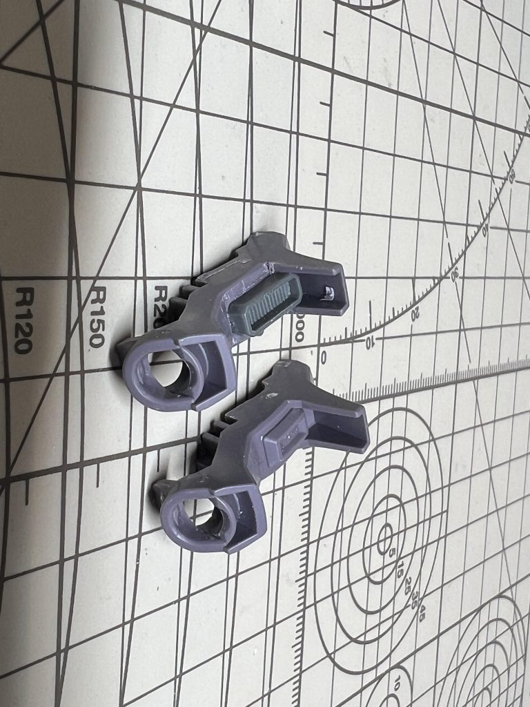 ヌルっとしたバーニア類は削り取って置き換え。