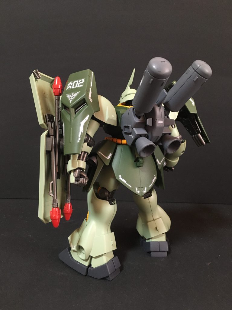 後方ショットバックパックはザク3用を使用しています。