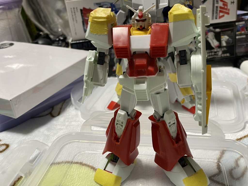 HGUCはガンダムをベースにパーフェクトガンダムの外装を被せる感じ可動はHGUCと同じ