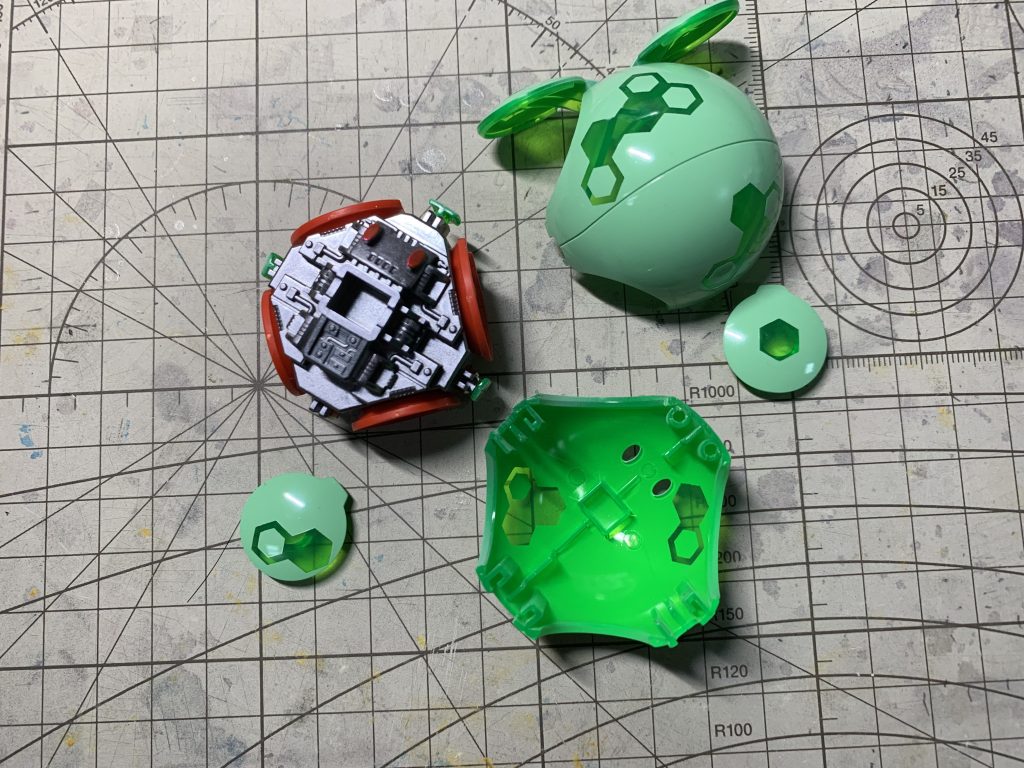 バラした状態縁や裏面にはクリア地が残っています。