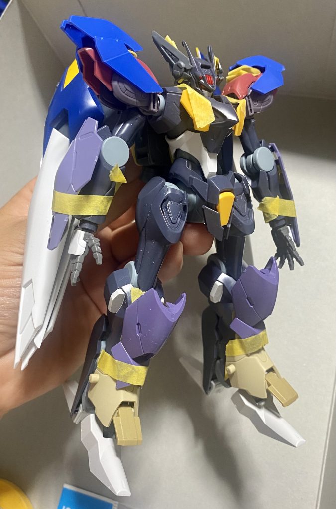 制作途中の写真がありました。完成のモノより少し腕と頭の部分は変わっていますが…ほぼ完成形に近い感じですね。