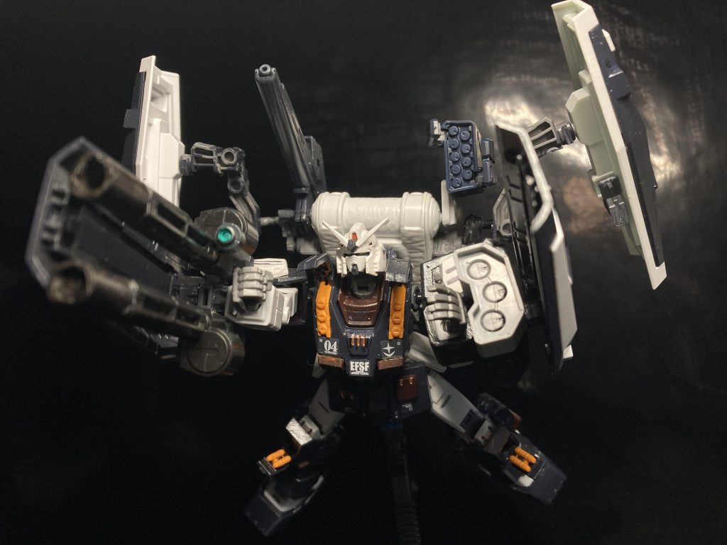 ミサイル一世発射!お次はアームのシールドをパージして