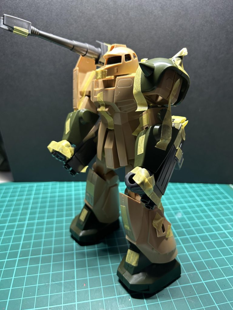 なんか、あまりかっこよくない💦上手く出来上がるのかなぁ😅合わせ目消しから始めよう〜合わせ目が合わない（部品同士が届かない💧）