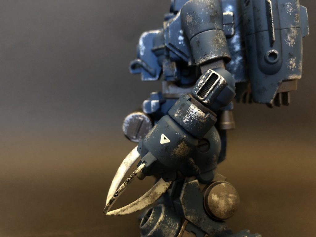 主武装のクローアーム!ツメはプラ板から切り出して作りました