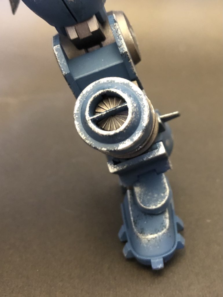 スクリューで水を吸い入れて...