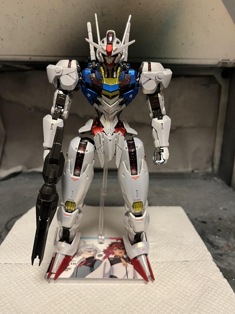 デカールがシールなので、なんとか段差消せないか艶ありクリアーを数回吹いたんですが、完全には消えなかったです💦たた、シルバリング部分とかは大分落ち着いたので、無駄では無かったのかなぁ？と